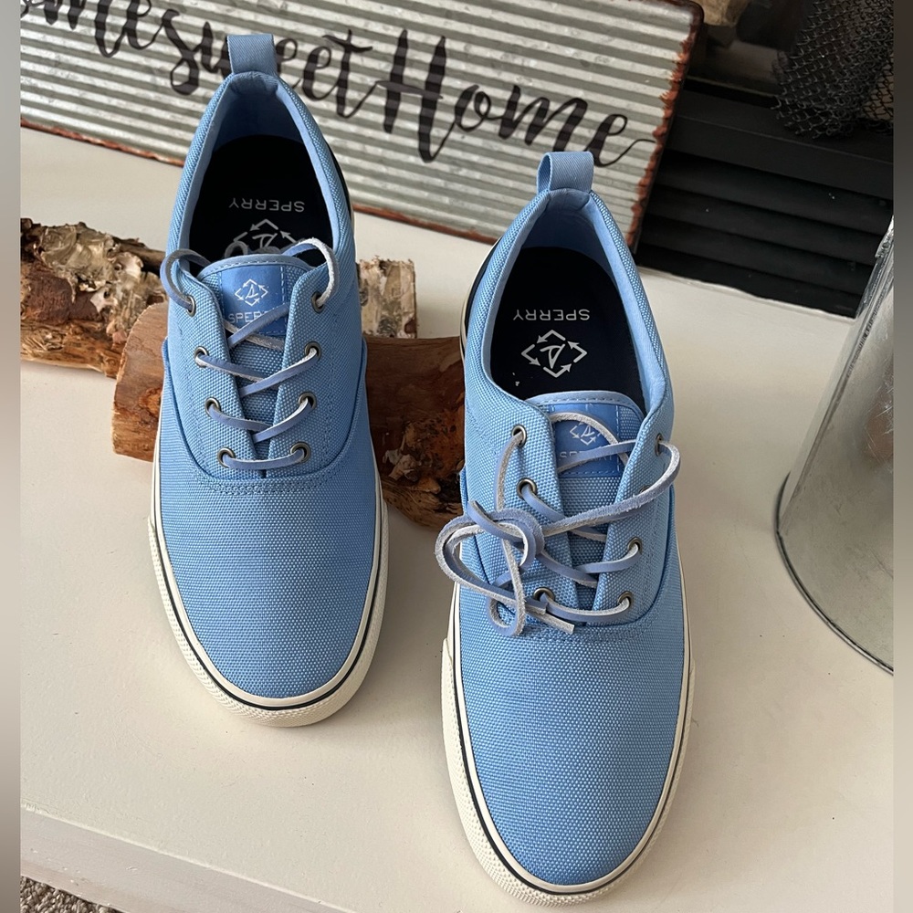 Men’s Sperry Halyard Sneakers size 11 NWOT